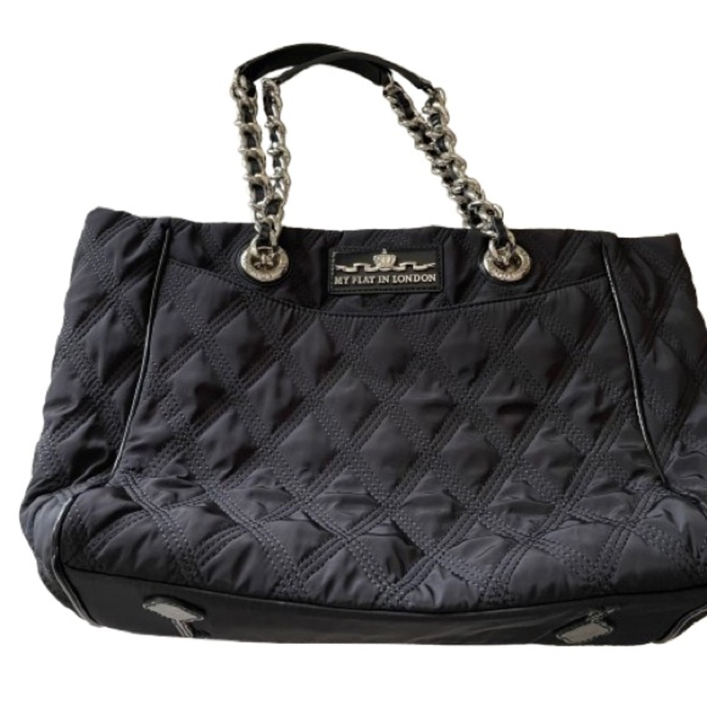Brighton My Flat in London Bedfordshire Black Bag Silver Chain Strap
